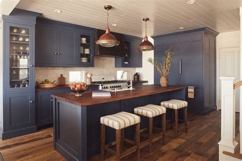 The red white kitchen has a modern clean look minimalist even but it easily trasforms into a. Pin on Kitchen Decor