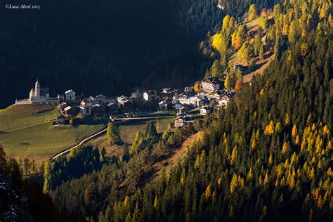 Hotel, b&b, residence e appartamenti vacanze. Colle Santa Lucia dal Passo Giau | JuzaPhoto
