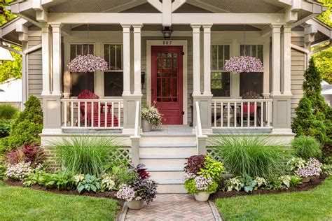 10 Creative Townhouse Flower Bed Ideas To Beautify Your Patio