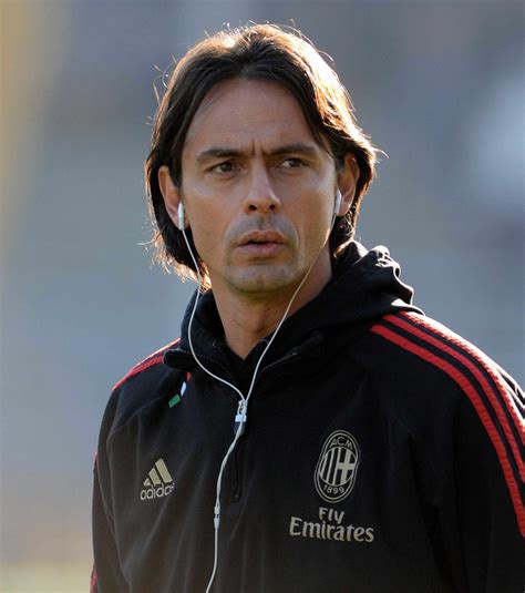 Filippo pippo inzaghi adalah pemain sepak bola italia yang berposisi sebagai penyerang ada hal unik yang pantas menyebut. Milan AC : Filippo Inzaghi tenté par Parme