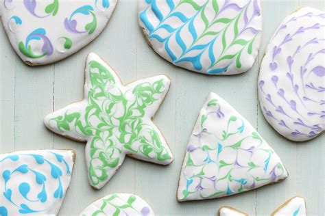 The Secretly Easy Way To Decorate Cookies With Royal Icing Royal