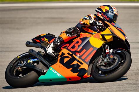 .the frenchman johann zarco threw another bomb with his latest announcement on his twitter account that he has signed a 2 years contract with ktm factory team starting 2019. Zarco : « Deux journées d'essais privés bénéfiques » | MotoGP™
