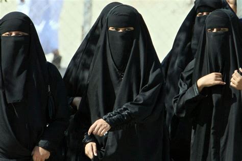 arábia saudita ser mulher no país mais muçulmano do mundo me across the world