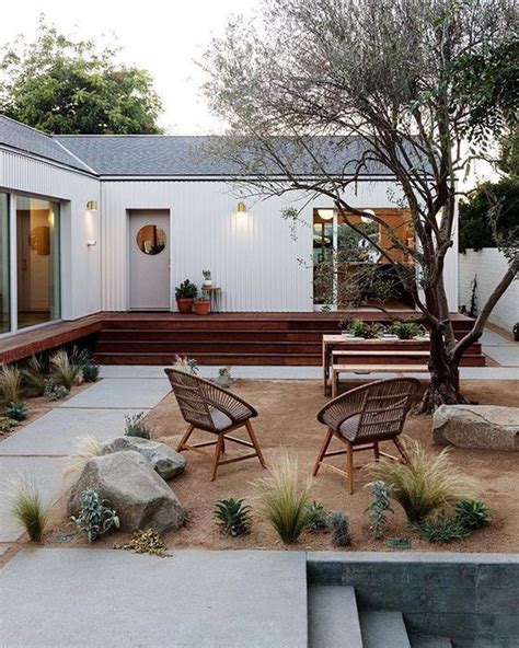 Sophisticated Modern Backyard Ideas For Trendy Backyard View