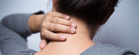 How To Know If Your Neck Pain Is Acute Or Chronic And When To Treat It