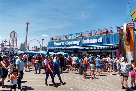 Toms Coney Island Luna Park In Coney Island