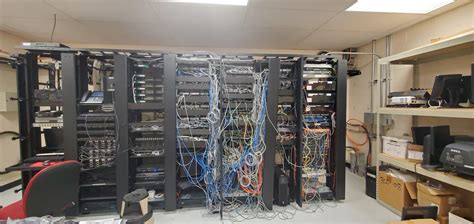 Сервер в подвале дома фото