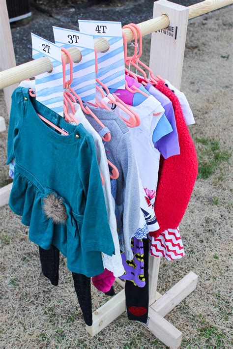 Feb 22, 2018 · this simple to build diy clothes rack for garage sales is great for not only secondhand sales, but excess clothes storage as well! DIY Clothes Rack for Garage Sales and Yard Sales