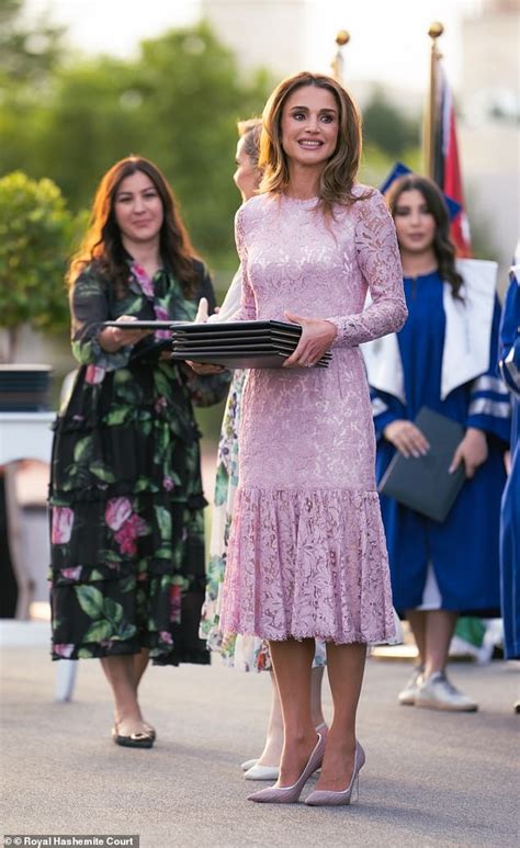 Queen Rania Of Jordan Stuns In A Floral Dress And Sparkling Pink Ring Daily Mail Online