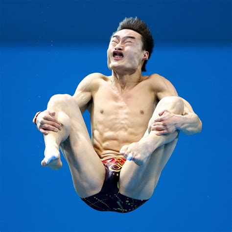 The chinese divers held the top two spots after both the preliminaries and the semifinals, and it was more of the same in the finals. The Awkward Faces of Olympic Diving