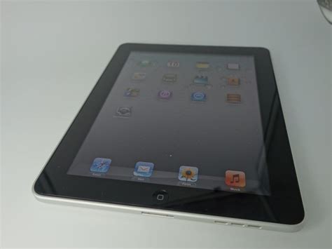 Apple Ipad 1 Generation A1337 64gb Wifi And 3g Unlocked With Usb