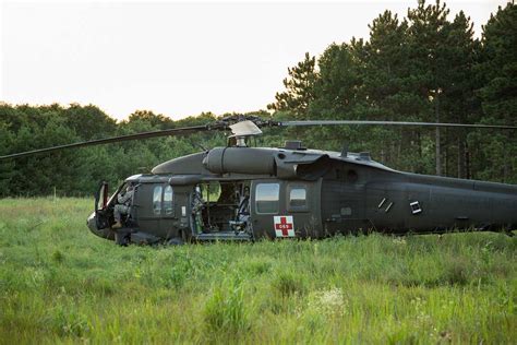 Us Army National Guard Uh 60 Blackhawk Helicopter Nara And Dvids