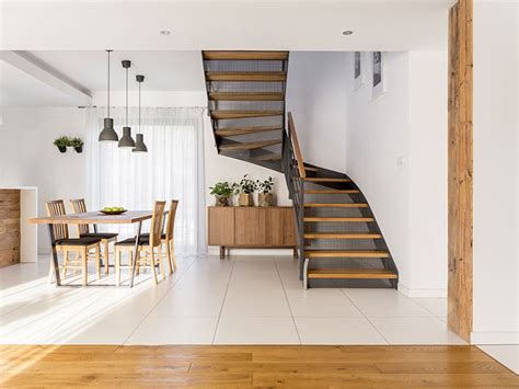 Piso en venta en barcelona / junto calle valencia. Comprar casa o piso: ¡esa es la cuestión! | Realia