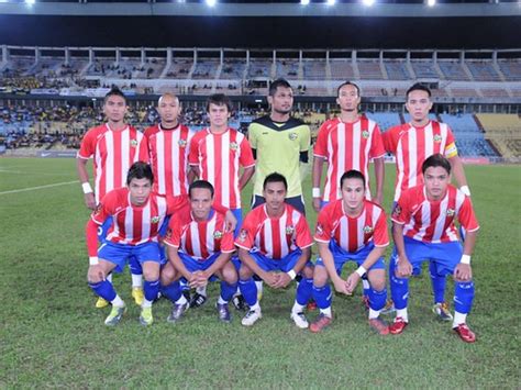Setiausaha agung persatuan bola sepak kuala lumpur (klfa), nokman mustaffa berkata, skuad kendalian mohd nidzam adzha yusoff itu bakal berdepan masalah tidak dapat turun ke padang susulan pelaksanaan perintah kawalan pergerakan bersyarat (pkpb) yang diumumkan kerajaan kelmarin. Aku, Harimau dan Malaya..: Menyemarakkan Semangat ...