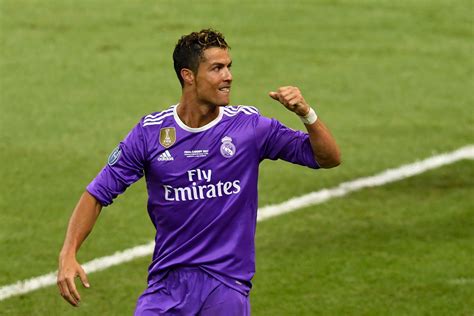 Cristiano Ronaldo signing for Manchester United would make no sense at