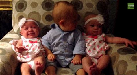 Toddler Meets Identical Twins For The First Time And He Is Adorably