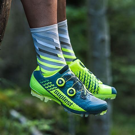 We review the best cross country running shoes in our buyers guide. New Pro trail, affordable carbon road & updated colors ...