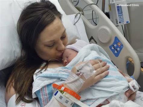 Woman Born Without Uterus Has Baby Woman Born Without Uterus Gives Birth To Healthy Baby Girl