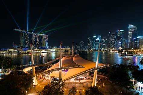 Singapore Marina Bay At Night Singapore City With Light Show Is Famous