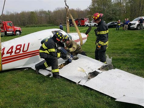 Must See Photos Plane Crashes Near Water In Hudson Valley