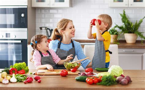8 Easy Steps To Explain Nutrition To Your Child
