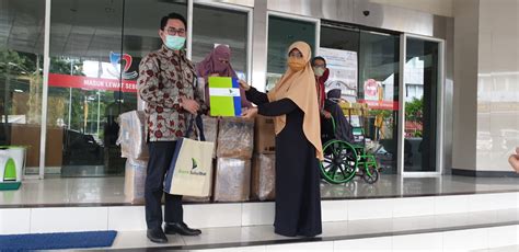 Bank rakyat atm di bandar klang dengan alamat no. Bank Sulselbar Bagikan Ratusan APD ke RS Wahidin dan RS ...
