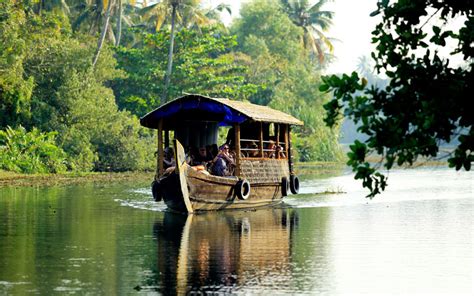 How To Book A Houseboat In Kerala Alleppey Kumarakom Cruiseland