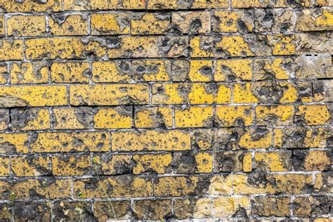Old Brick Wall Pattern Closeup With Bullet Holes From Ww2 — Stock Photo