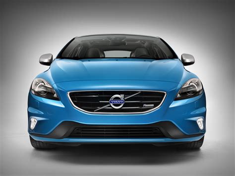 2013 Volvo V40 R-Design and Cross Country - Pricing £ ...