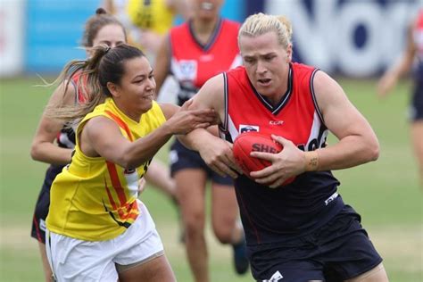 Australian transgender handball player hanna mouncey is lashing out after being excluded from the national women's team, because several of the female athletes did not want to share shower space with him. Transgender footballer Hannah Mouncey withdraws from AFLW ...