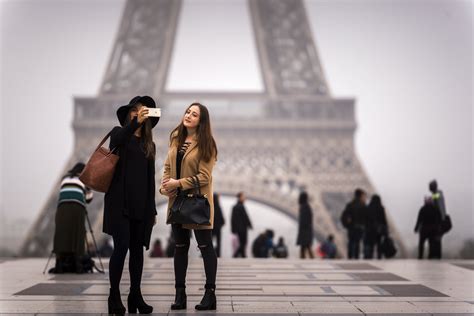Consommation Les Touristes De Retour à Paris