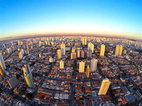 Megacities: Making giant urban areas less energy-hungry