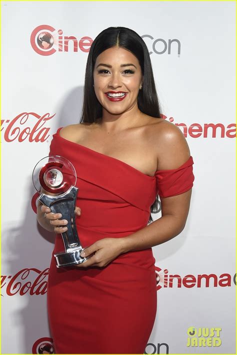 Gina Rodriguez Is Red Hot For Cinemacon 2016 Awards Photo 3631778 2016 Cinemacon Gina