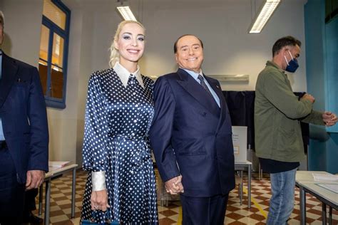 Chi è Marta Fascina La Compagna Quasi Moglie Di Silvio Berlusconi Dire It