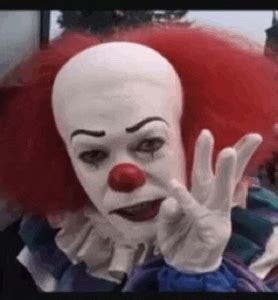 The best gifs are on giphy. Pennywise The Clown Horror GIF by absurdnoise - Find ...