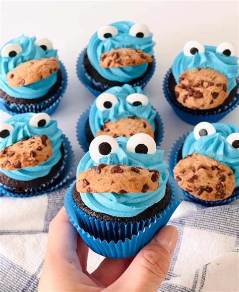 The Easiest Cookie Monster Cupcakes Kids Will Love Making