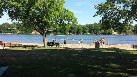 Located in poweshiek county, iowa. Homes for Sale Lake Holiday Illinois