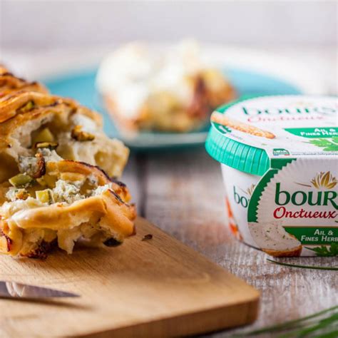 Roulé de courgettes à la truite fumée et boursin ail et je propose donc une recette de bouchées de poulet très simple à faire et rapide également. Recette Pull-apart bread aux courgettes et au Boursin® Onctueux Ail & Fines herbes