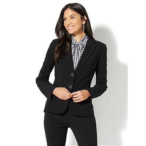 While pantsuits and skirt suits are ideal, polished separates and whether with pants or a skirt, a business suit is an excellent option for women working in a formal environment. Custom Made Office Uniform Designs Women Formal Suit for ...