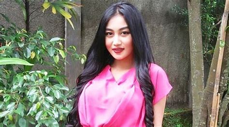 A typical group is made up of 4. Pamela Eks Duo Serigala Unggah Video Seksi Umbar Dada ...