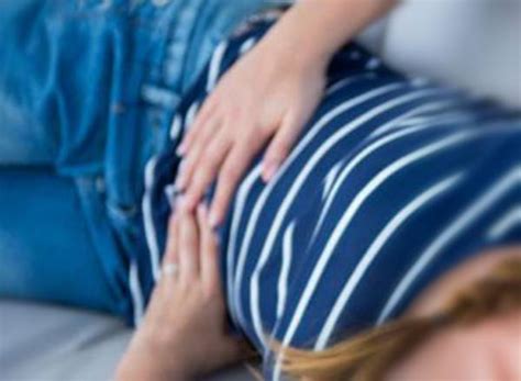 Di garis vaginanya gue merasa sudah banyak cairan yang keluar dari vaginanya. Penyebab Kram Perut Saat Hamil dan Cara Mengatasinya ...