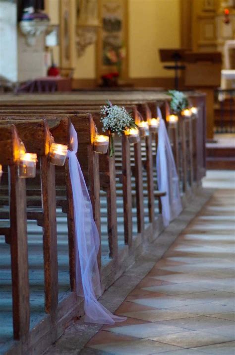 Les démarches religieuses vont dépendre de votre culte religieux, dont bons nombres sont repris en belgique, que vous soyez de religion catholique ou d'une autre. Décors et fleurs pour cérémonie de mariage religieux | Décoration église mariage, Mariage ...