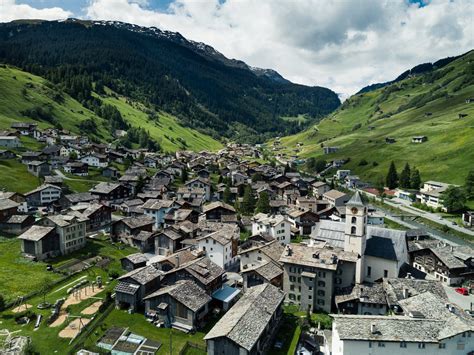 Vals in der Schweiz - 7 Reisetipps für neugierige Entdecker