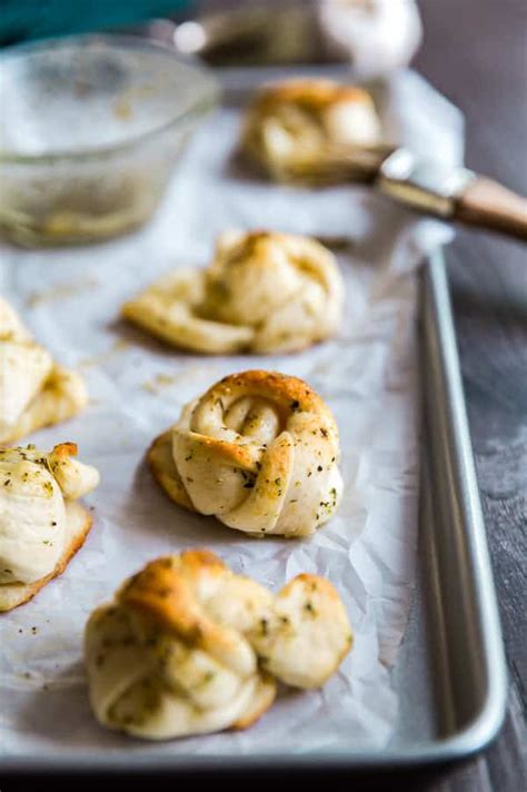 How To Make A Cheesy Garlic Knot The Easy Way