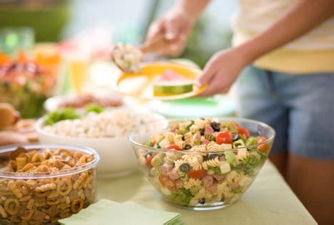 Celebrate Summer With a Healthy Outdoor Dinner Party | MyDocHub Food