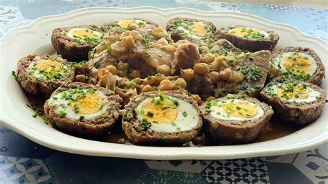 Délicieux plat Viande hachée farcies aux œufs -