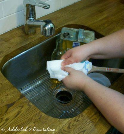 There's nothing worse than having an. How To Clean Oil-Based Paint Out Of A Brush | Cleaning ...