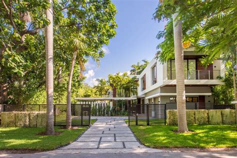 Tropical Modern Home In Coconut Grove Seeks 49m Coconut Grove
