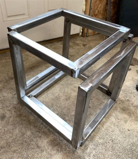 Each mirrored panel is sapphire blue and has a small bevel that adds to the table's style and beauty. Infinity Cube Table in 2020 | Cube table, Table, Old end ...