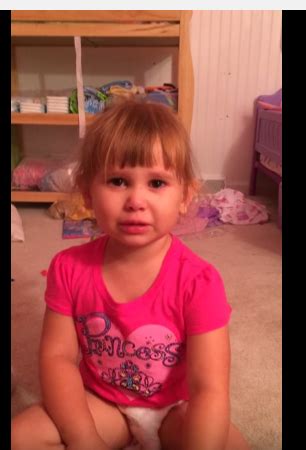 We've got you covered with this article outlining nine places that you can get free baby diapers. Little Girl Diaper Png & Free Little Girl Diaper.png ...